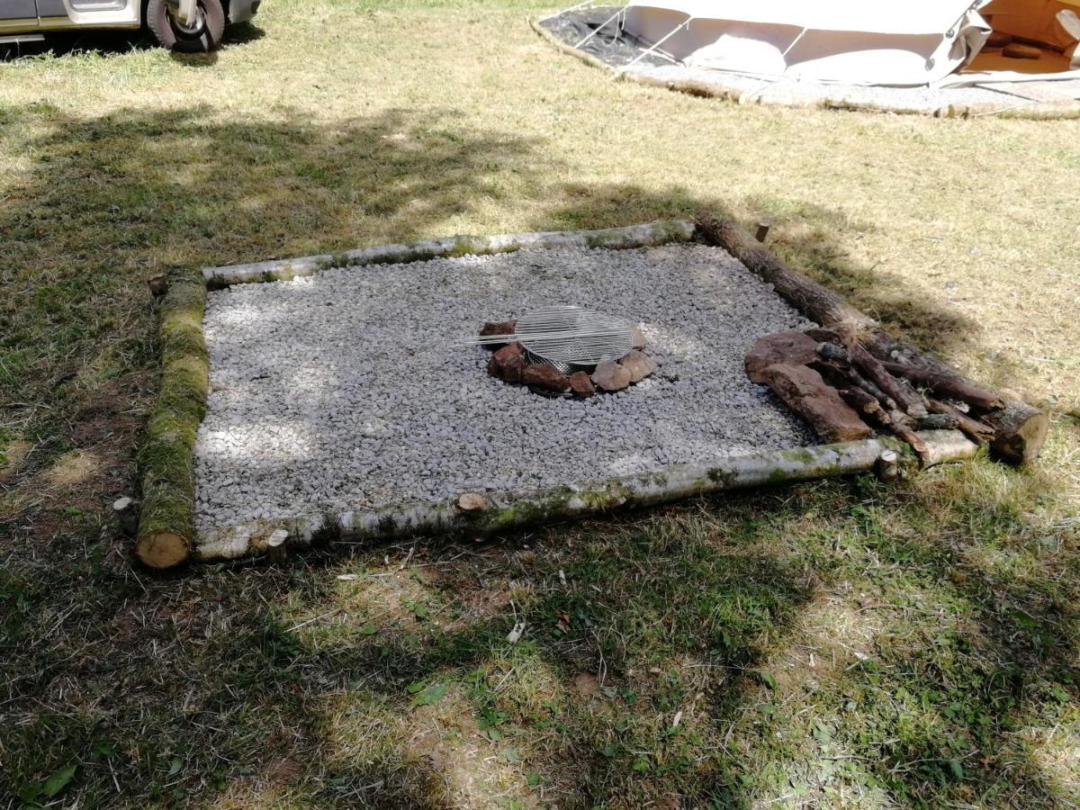 Tente Insolite 1 A 5 Personnes Plouray Экстерьер фото